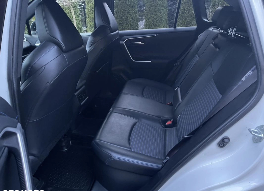 Toyota RAV4 cena 144900 przebieg: 84000, rok produkcji 2019 z Pajęczno małe 704